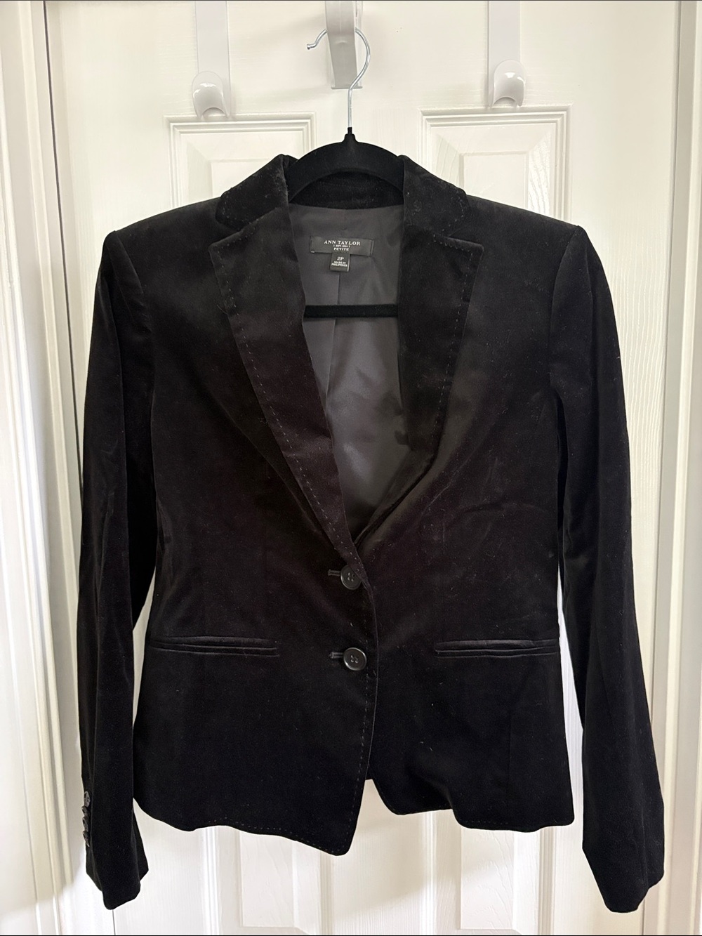 Ann Taylor Black Velvet Fitted Blazer